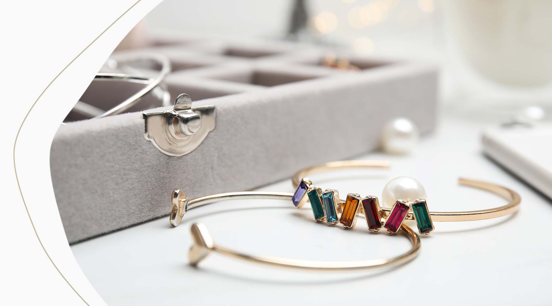 Schmuck finden anhand des des Steinbesatzes. Diamanten, Edelsteine, Perlen oder Zirkonia.