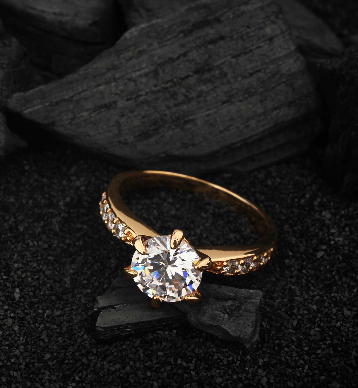 Basic Halsketten kaufen bei Goldschmiede Jaqueline in Esslingen.